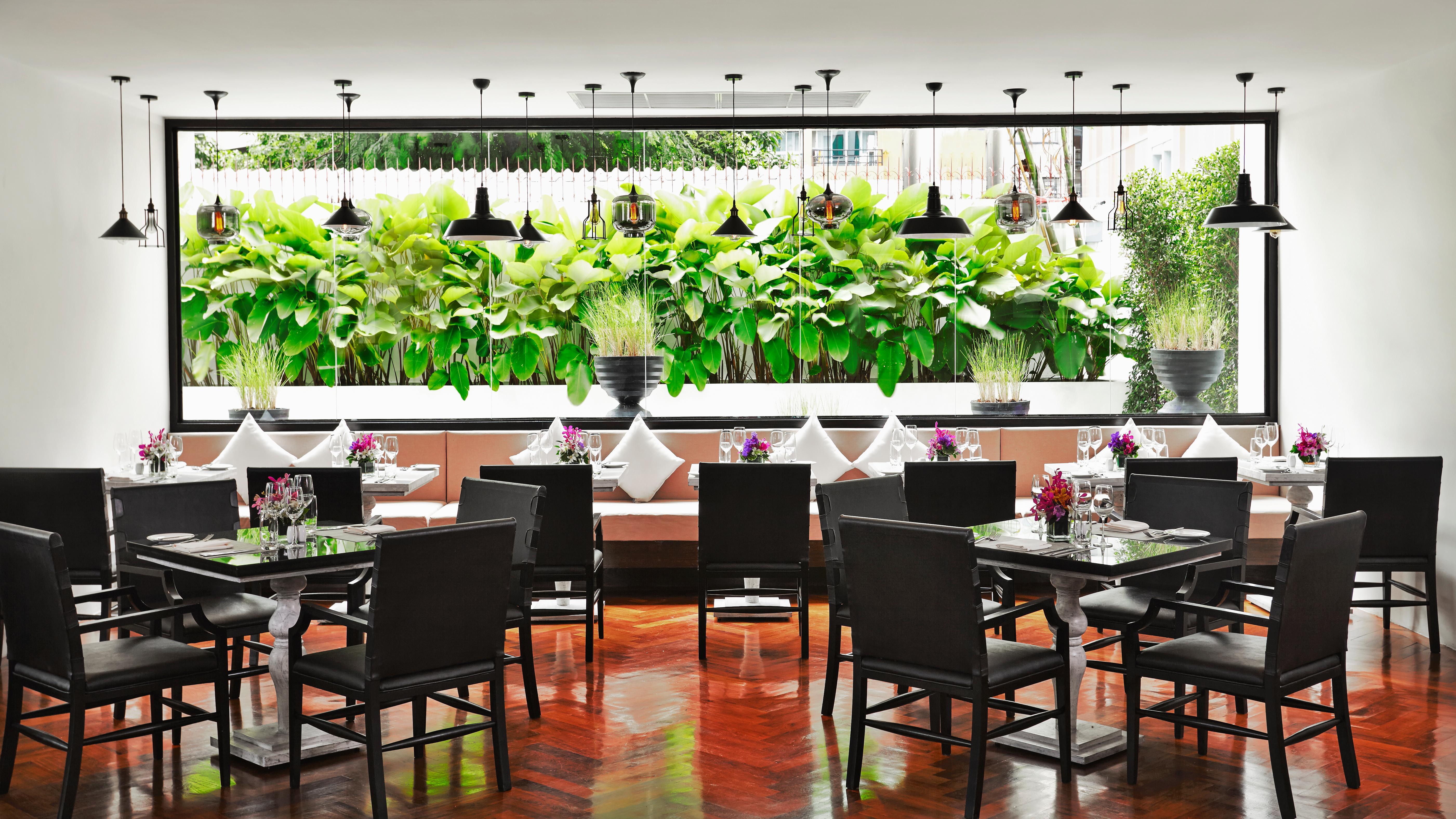 Moevenpick Hotel Sukhumvit 15 Μπανγκόκ Εξωτερικό φωτογραφία The interior of the restaurant