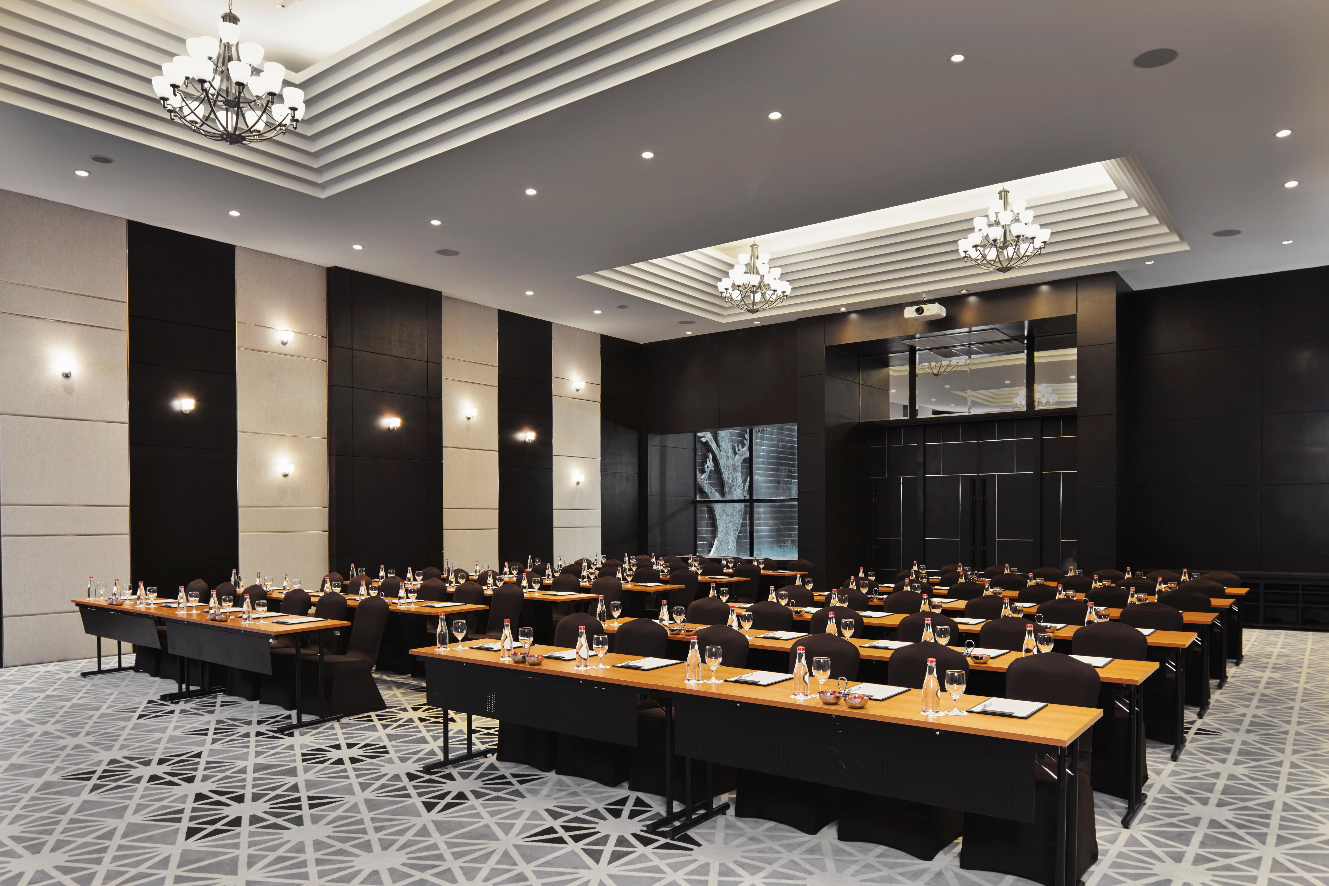 Moevenpick Hotel Sukhumvit 15 Μπανγκόκ Εξωτερικό φωτογραφία Meeting room